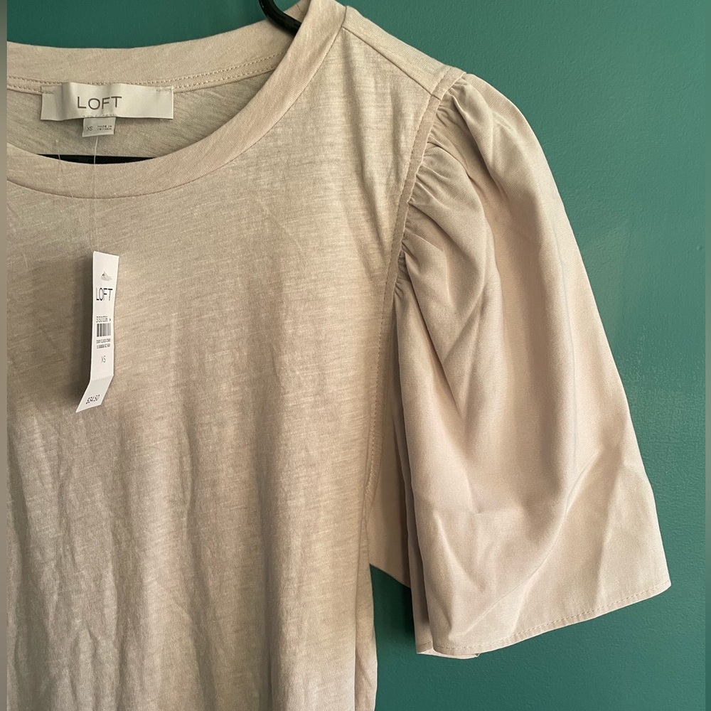 LOFT Light Beige Wide Short Sleeve Blouse, Size XS, NWT
